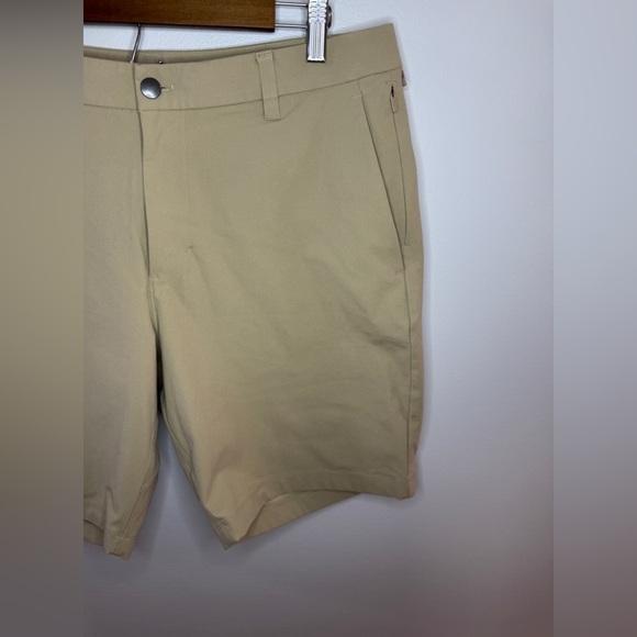 Pre-Owned Size 34 Lululemon ABC Classic Fit Golf Short 9” Inseam in Tan - Picture 3 of 11